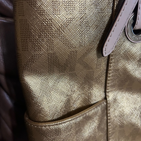 2 piece Michael Kors tote & MK business cardholder - Picture 5 of 16